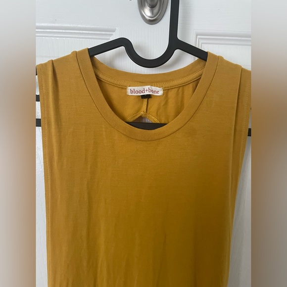 Twisted back yellow dress - Picture 5 of 5